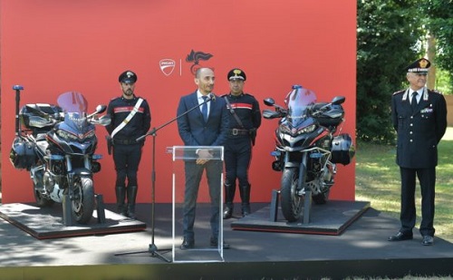Cảnh sát Ý tuyển hàng khủng Ducati Multistrada 1200S - 1