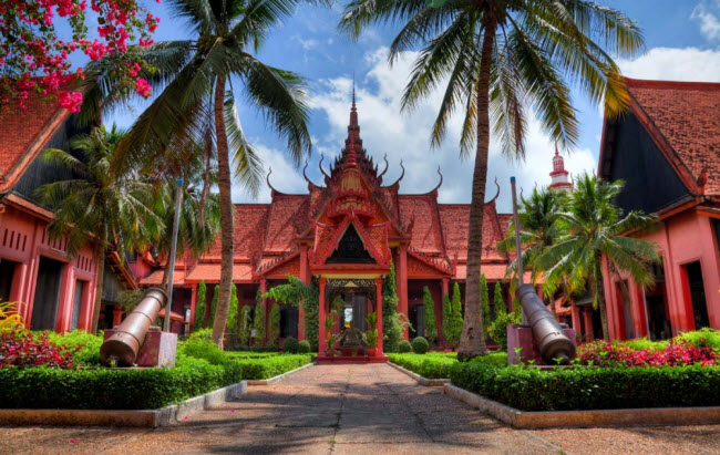 Campuchia: Đây là địa điểm lý tưởng dành cho những du khách có tài chính hạn chế, vì chi phí cho đồ ăn và nơi ở tại đây tương đối rẻ.