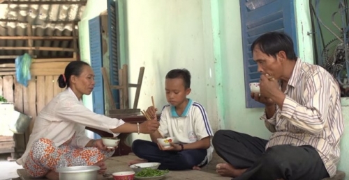 Cuộc sống "một bước lên tiên" của cậu bé được Phi Nhung nhận nuôi - 7