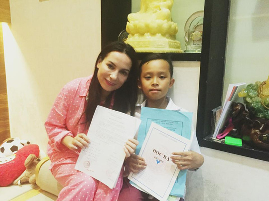 Cuộc sống "một bước lên tiên" của cậu bé được Phi Nhung nhận nuôi - 9