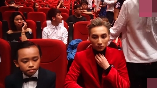 Cuộc sống "một bước lên tiên" của cậu bé được Phi Nhung nhận nuôi - 12