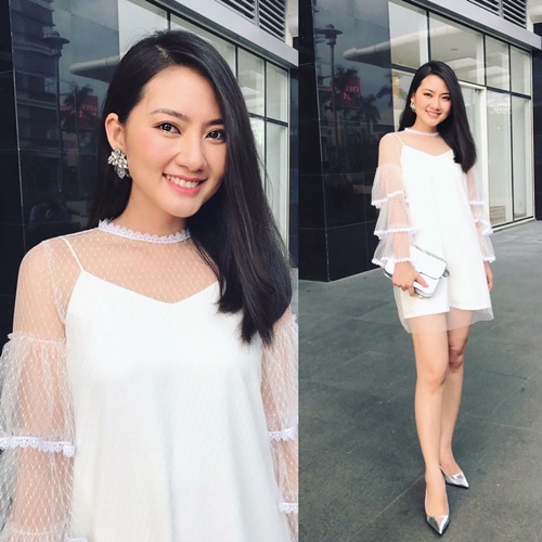Ở ngoài sang chảnh, mỹ nhân Việt về nhà vẫn rửa chân, đút ăn cho mẹ - 3