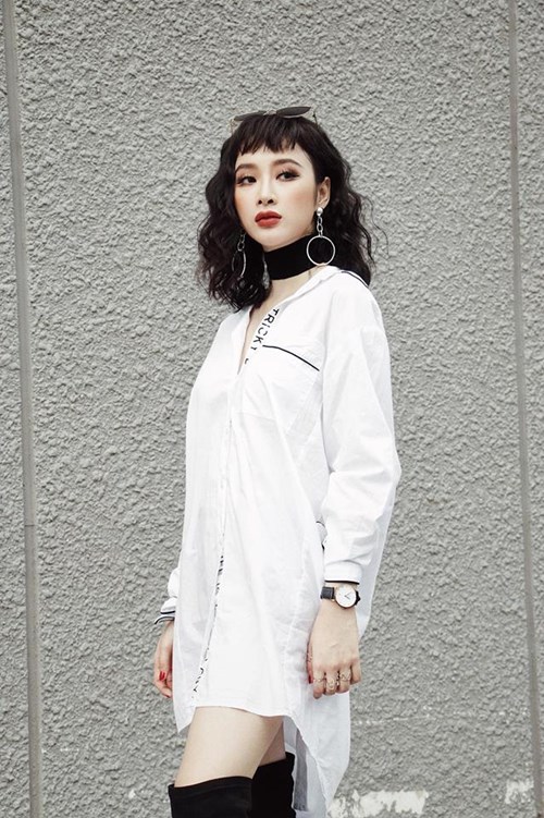 Ở ngoài sang chảnh, mỹ nhân Việt về nhà vẫn rửa chân, đút ăn cho mẹ - 11