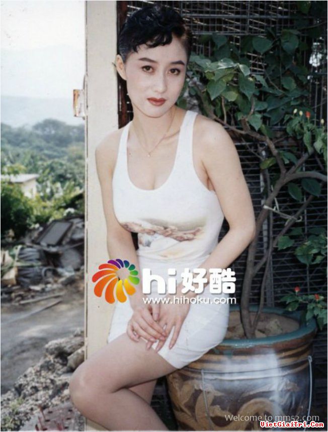 Thềm ngực đầy của vợ Lý Liên Kiệt "quyến rũ" cả làng võ Trung Quốc - 3