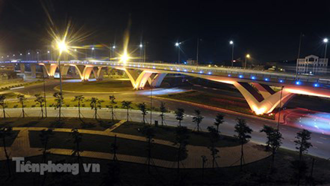 Cầu vượt gần 3.000 tỷ đồng tại Hà Nội lung linh về đêm - 4