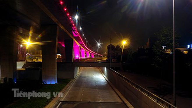 Cầu vượt gần 3.000 tỷ đồng tại Hà Nội lung linh về đêm - 12