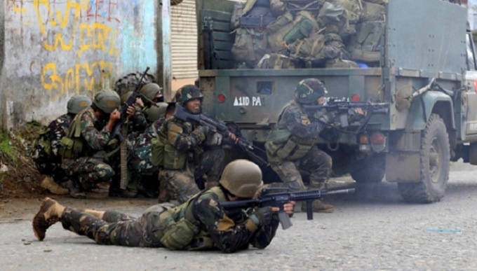 Philippines đem vũ khí hạng nặng đến giao chiến IS - 1