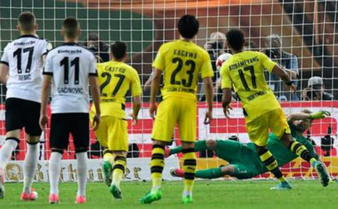 Dortmund - Frankfurt: Phạt đền định đoạt ngôi vương - 1