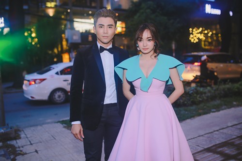 Mặc tin đồn ly hôn, Tim vẫn chăm sóc vợ con quá ân cần - 8