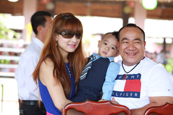 Dù thấp hơn bạn gái một cái đầu, những sao nam này vẫn siêu tự tin - 9