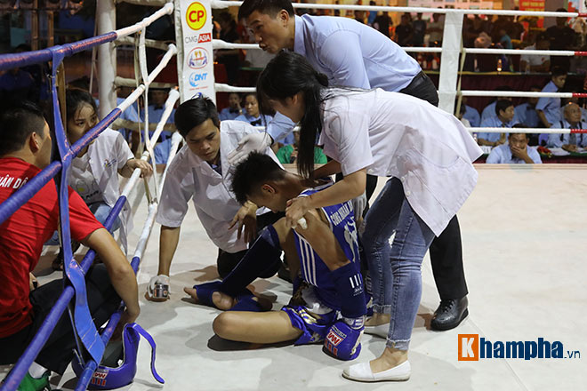 “Mưa knock-out” hút fan nữ xinh tại giải Muay Việt - 2