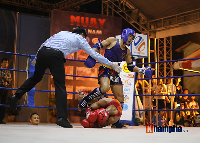 “Mưa knock-out” hút fan nữ xinh tại giải Muay Việt - 3