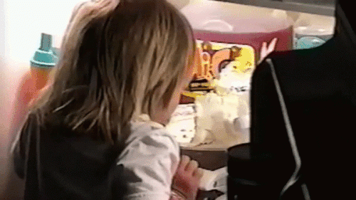 Ảnh động: Khoảnh khắc "ngây thơ vô số tội" của trẻ - 5