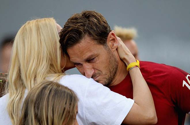 Totti chia tay Roma: 28 năm, 786 trận một tượng đài bất diệt - 3
