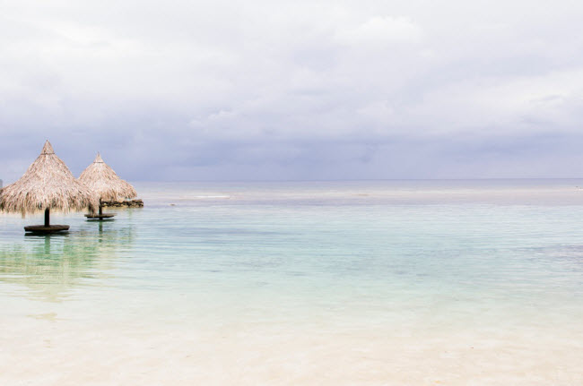 Roatan, Honduras: Hòn Äảo Roatan bắt Äầu trá» nên ná»i tiếng vá»i sá»± xuất hiá»n cá»§a những ngưá»i thÃch lặn, há» tá»i Äây Äá» khám phá rạn san hô Mesoamerican Barrier. Trên Äảo, bạn cÅ©ng có thá» tham gia hoạt Äá»ng như câu cá và khám phá quần Äảo Cayos Cochinos.