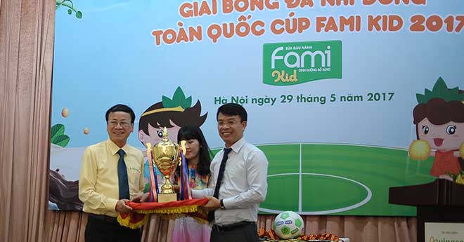 Tin HOT bóng đá tối 29/5: Pique sang Mỹ vào Đại học Havard - 4