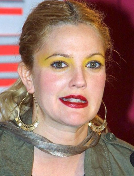 Thuê nhầm thợ trang điểm rởm, siêu sao "vừa khóc vừa la làng" - 6