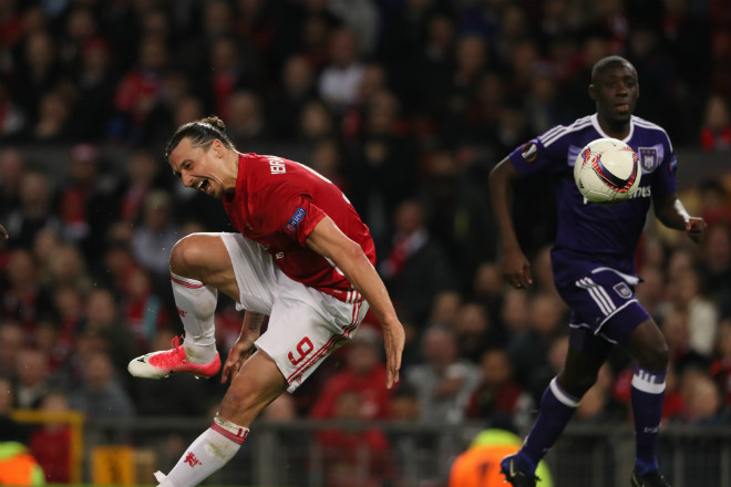 Ibra “bấu víu” MU: Không ngại dự bị vì Champions League - 2