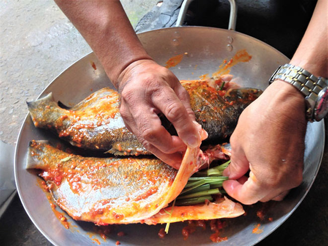 Thơm thơm, cay cay cá chim nướng muối ớt - 4