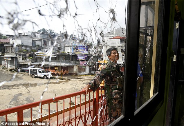 Philippines tiêu diệt nhiều lính IS người nước ngoài - 2