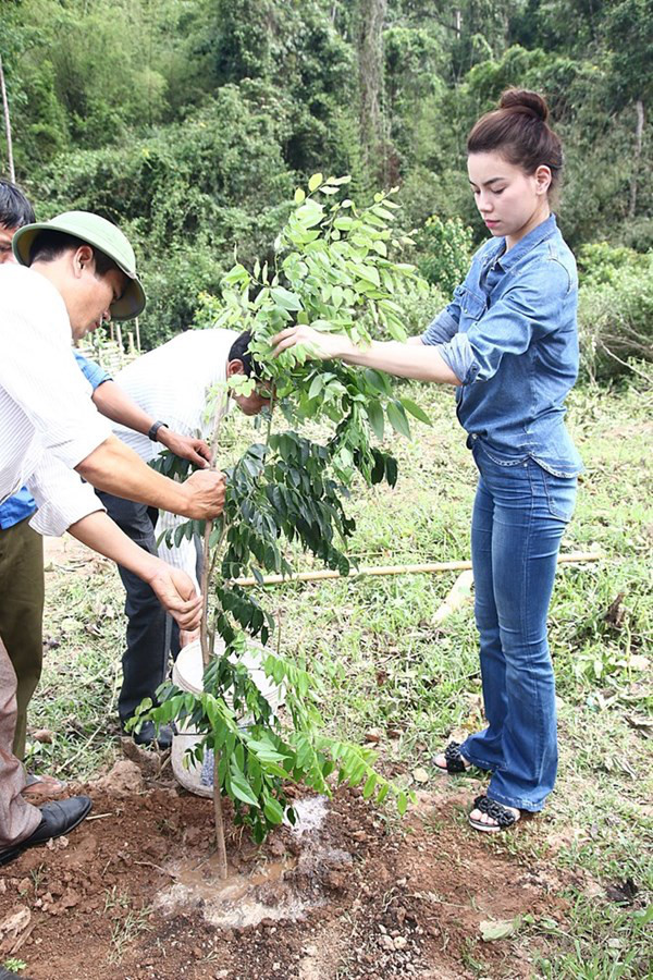 Giữa bão thị phi, đây là lý do Hà Hồ không sợ bị "chụp lén" - 9