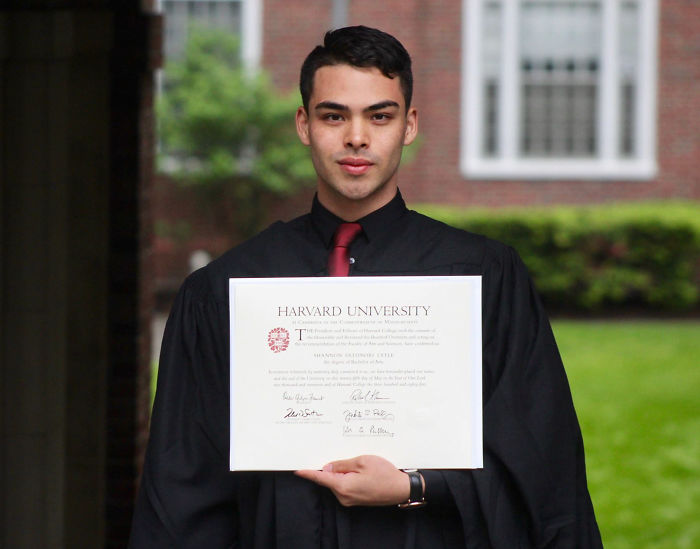 Chàng trai nghèo tốt nghiệp Harvard chia sẻ bí quyết thành công - 1