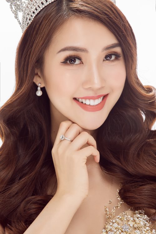 Mỹ nhân "vòng eo 58" mướt mắt với đầm xuyên thấu - 5