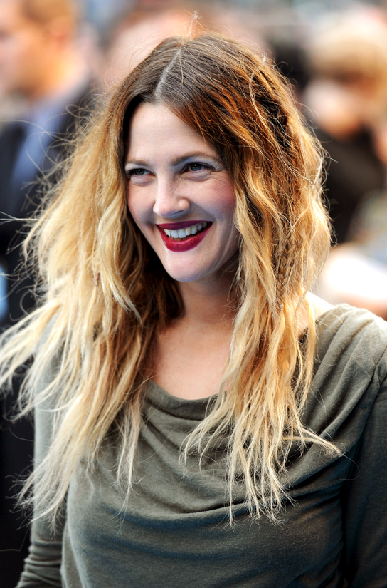 Các mỹ nhân không dám cười "thả phanh" và đây là lý do bất ngờ - 14