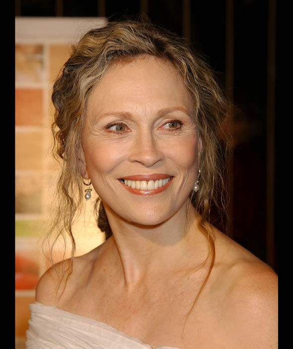 Các mỹ nhân không dám cười "thả phanh" và đây là lý do bất ngờ - 5