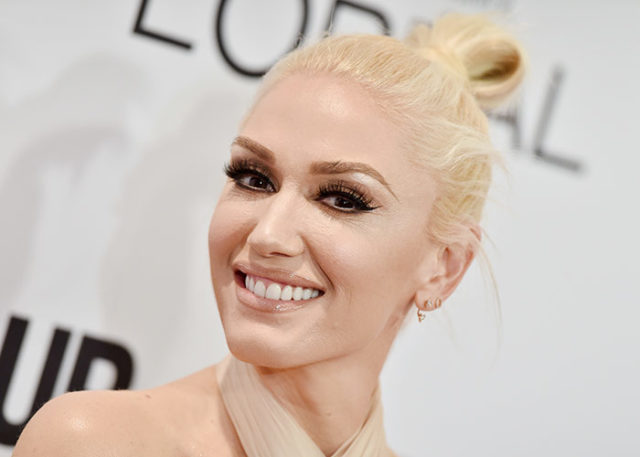 Các mỹ nhân không dám cười "thả phanh" và đây là lý do bất ngờ - 7