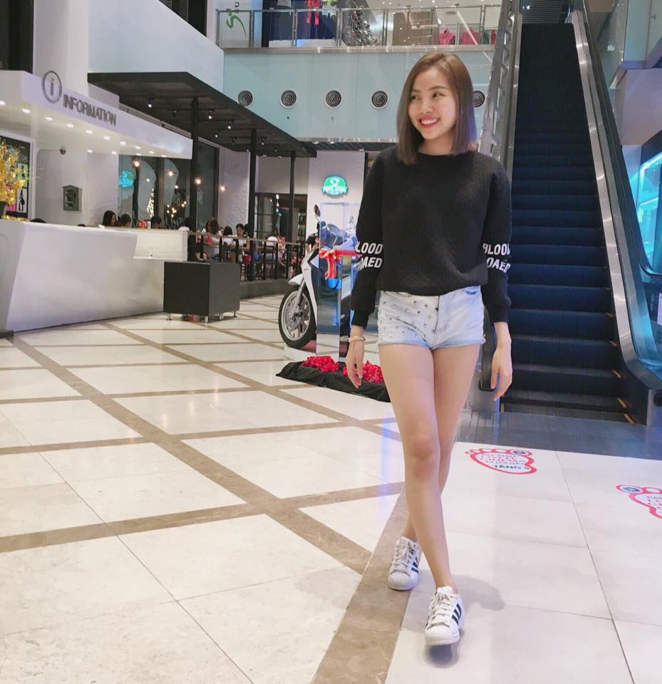 Phương Mỹ Chi "lu mờ" trước nhan sắc chị gái quá bốc lửa - 5