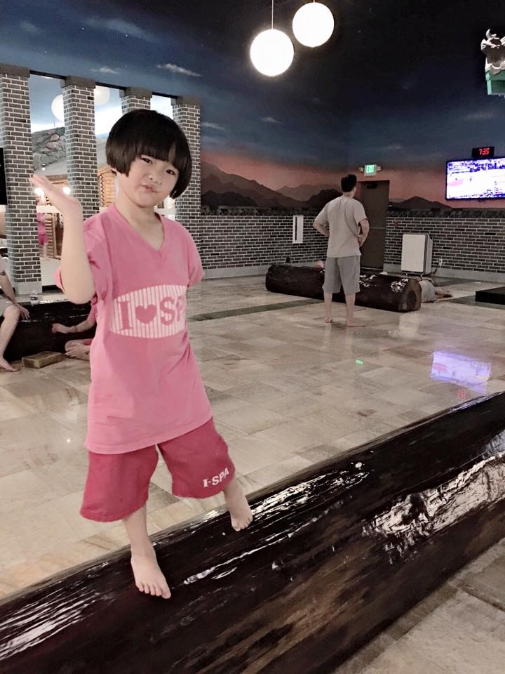 Có gì bên trong căn biệt thự 112 cửa sổ tại Mỹ của Thúy Nga? - 15