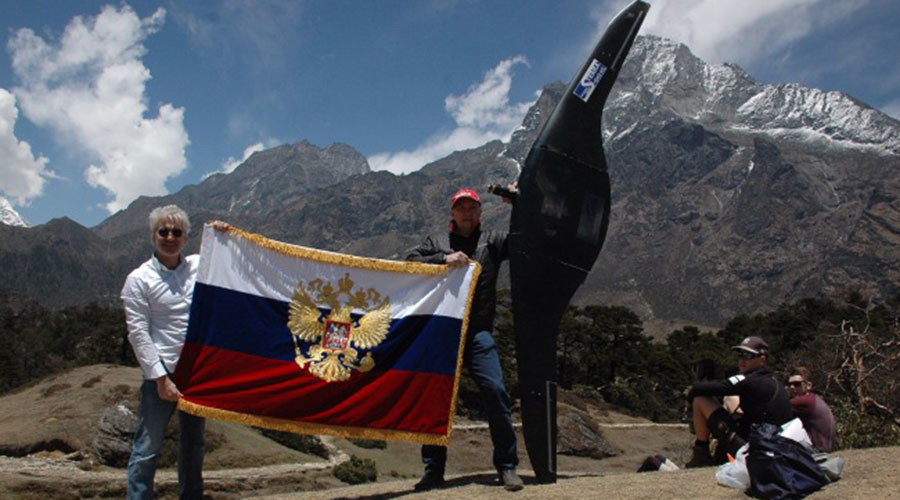 UAV Nga chinh phục đỉnh núi cao nhất thế giới - 1