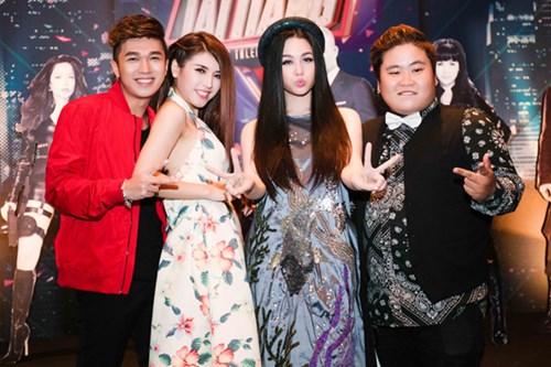 Nhật Kim Anh khiến các sao nữ phải "né vội" khi dự sự kiện - 9