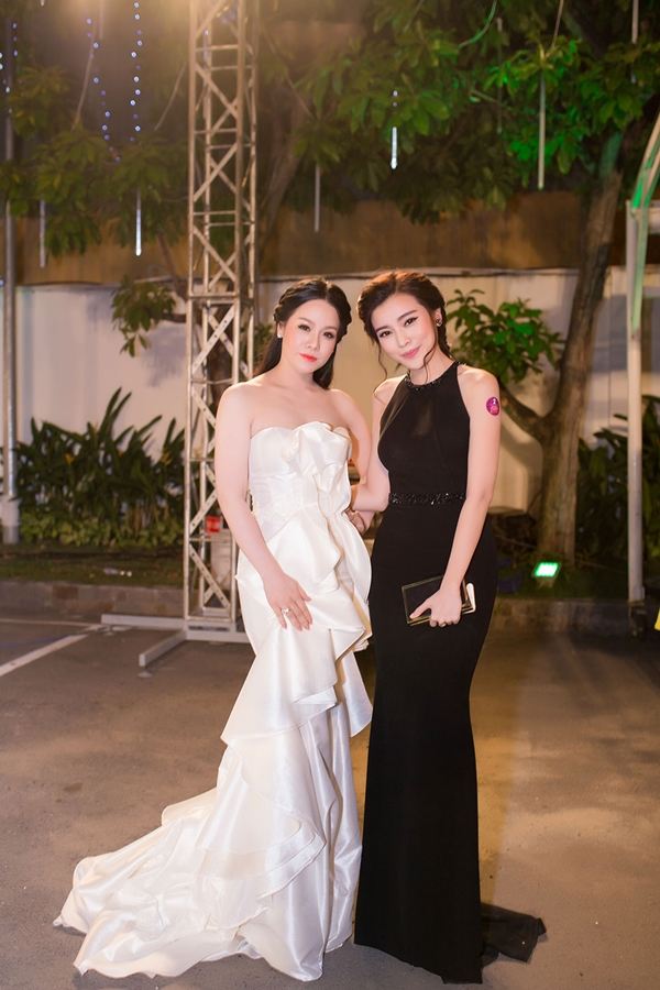 Nhật Kim Anh khiến các sao nữ phải "né vội" khi dự sự kiện - 13