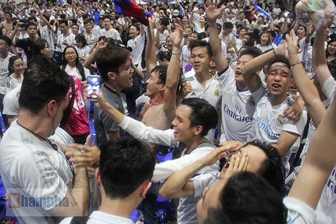 “Vua” Ronaldo vô địch cúp C1: 2000 fan Real Việt phát cuồng - 10