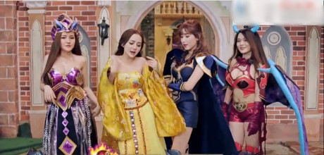 Ngân 98 khoe "cơ thể phát triển sớm", khiến mỹ nhân khác phải e dè - 4