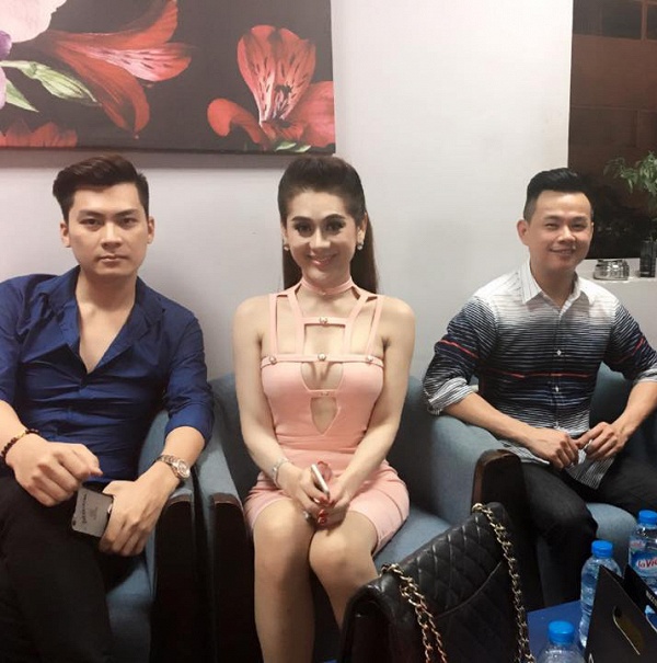 Hương Giang Idol, Lâm Chi Khanh gây choáng vì dự tiệc như đi bơi - 4