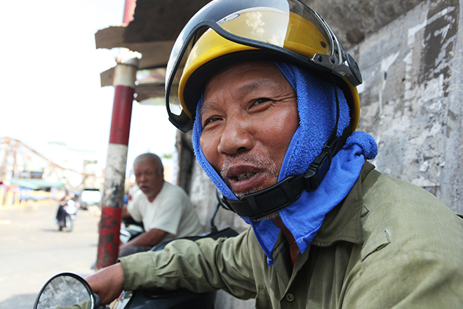 Nắng nóng như chảo lửa, dân xóm trọ nghèo “phát điên, phát rồ” - 12