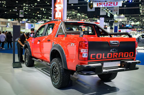 Cách tân Chevrolet Colorado với gói độ chính hãng - 2