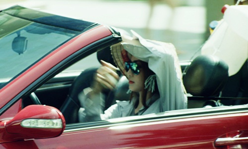 Nắng 50 độ C, chị em thà mặc phát ngốt còn hơn cháy da - 10