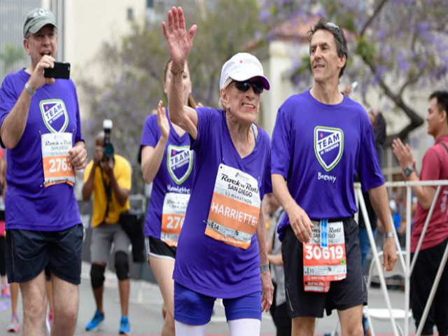 Tin thể thao HOT 5/6: Cụ bà 94 tuổi lập kỷ lục chạy marathon