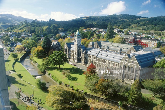 Góc nhìn toàn cảnh từ trên cao của trường Đại học Otago.