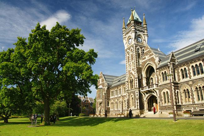 Năm 2015, Đại học Otago trở thành trường đại học đầu tiên ở New Zealand có 1 Khoa học trong danh sách Top 10 của QS, đứng thứ 8 về Nha khoa.