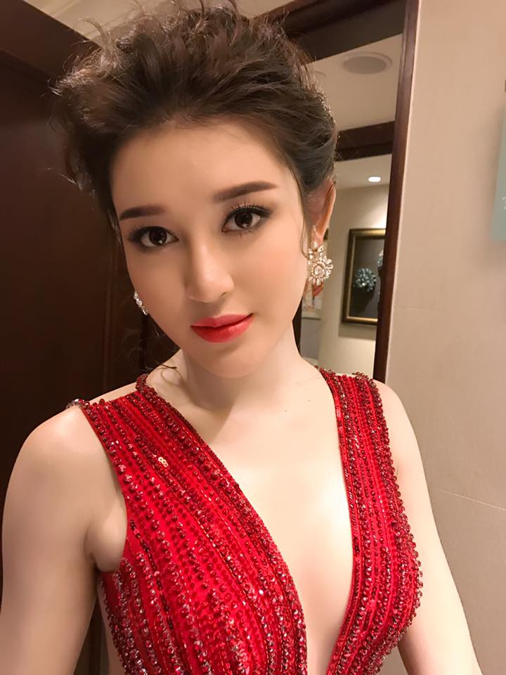 4 mỹ nhân 9X tự tin với khuôn ngực trời ban kể từ khi vào showbiz - 5