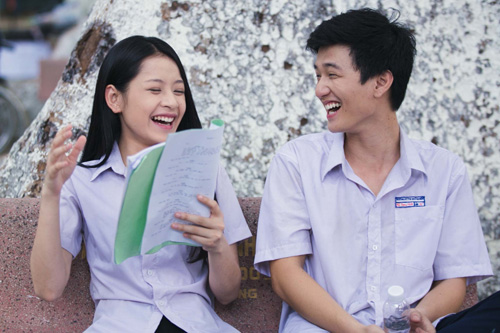 Cảnh diễn tình tứ của Huỳnh Anh và các người đẹp chẳng kém Hoàng Oanh - 7