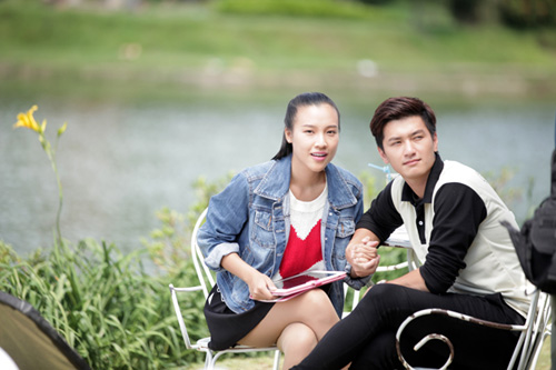 Cảnh diễn tình tứ của Huỳnh Anh và các người đẹp chẳng kém Hoàng Oanh - 4