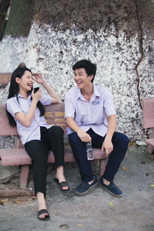 Cảnh diễn tình tứ của Huỳnh Anh và các người đẹp chẳng kém Hoàng Oanh - 8