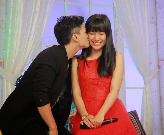 Cảnh diễn tình tứ của Huỳnh Anh và các người đẹp chẳng kém Hoàng Oanh - 2