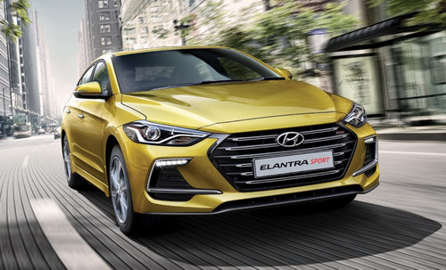 Hyundai Elantra 2017 có giá từ 637 triệu đồng - 1